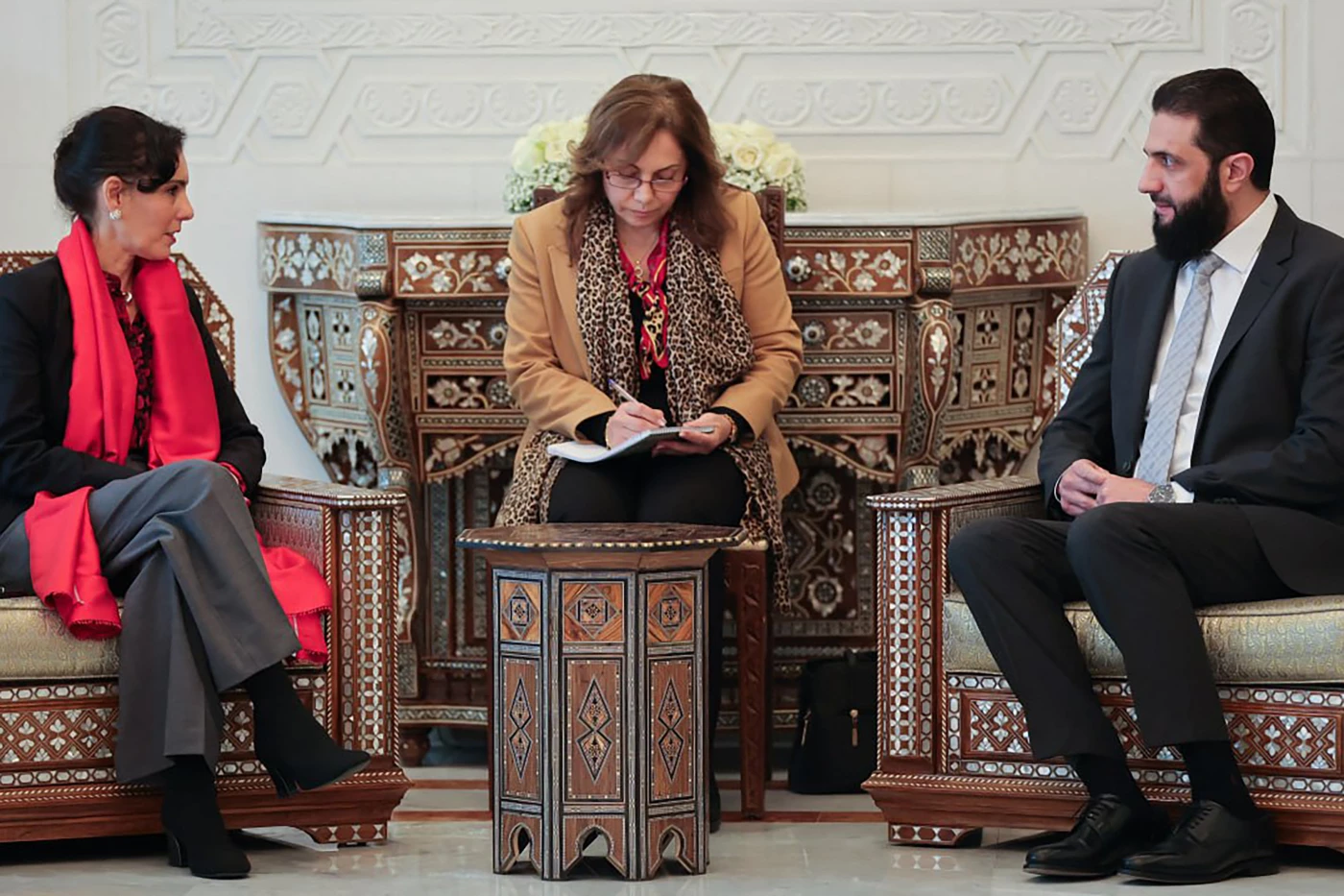  الاتحاد الأوروبي يعلق بعض العقوبات المفروضة على سوريا 