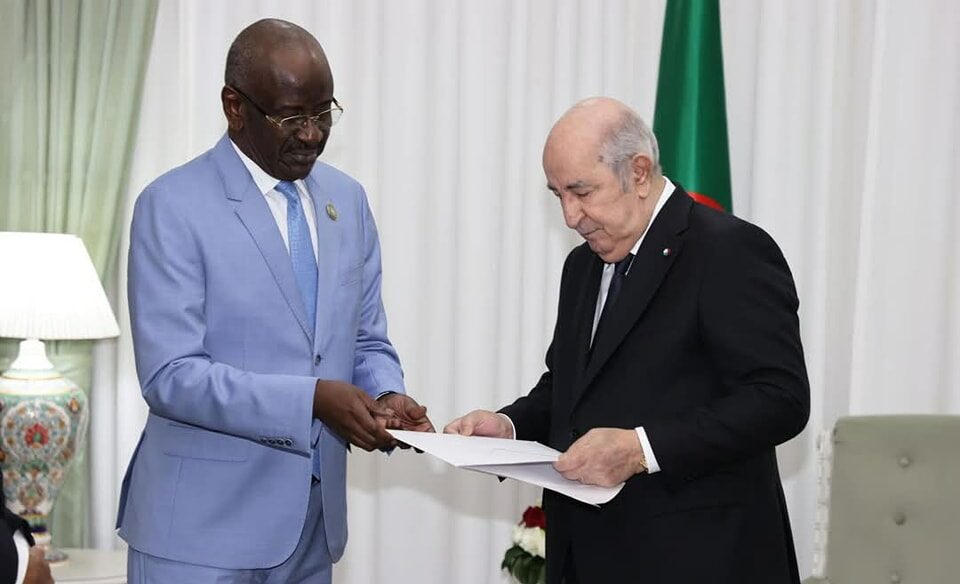  رسالة خطية بمضمون "سري" من ولد الشيخ الغزواني إلى تبون.. هل أخبرت موريتانيا الجزائر بموقف جديد من قضية الصحراء؟ 