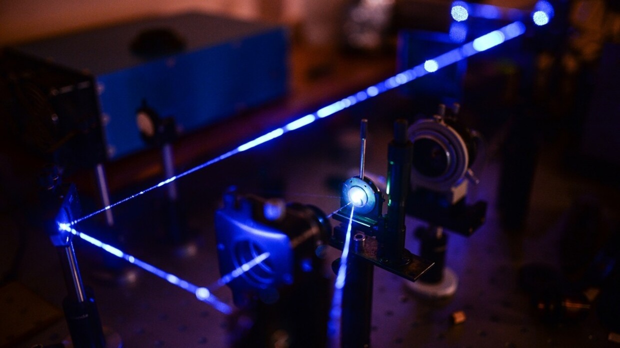 علماء روس يكتشفون كائنات دقيقة قادرة على تنظيف التربة من التلوث النفطي