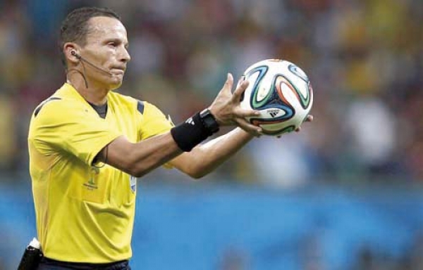  حكم جزائري يتولى الإشراف على قطاع التحكيم في الجامعة التونسية لكرة القدم 