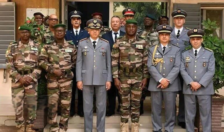 وفد عسكري مغربي يحل بباماكو.. مالي تُعول على المغرب لتكوين وتجهيز قواتها العسكرية لمواجهة التحديات الأمنية في منطقة الساحل