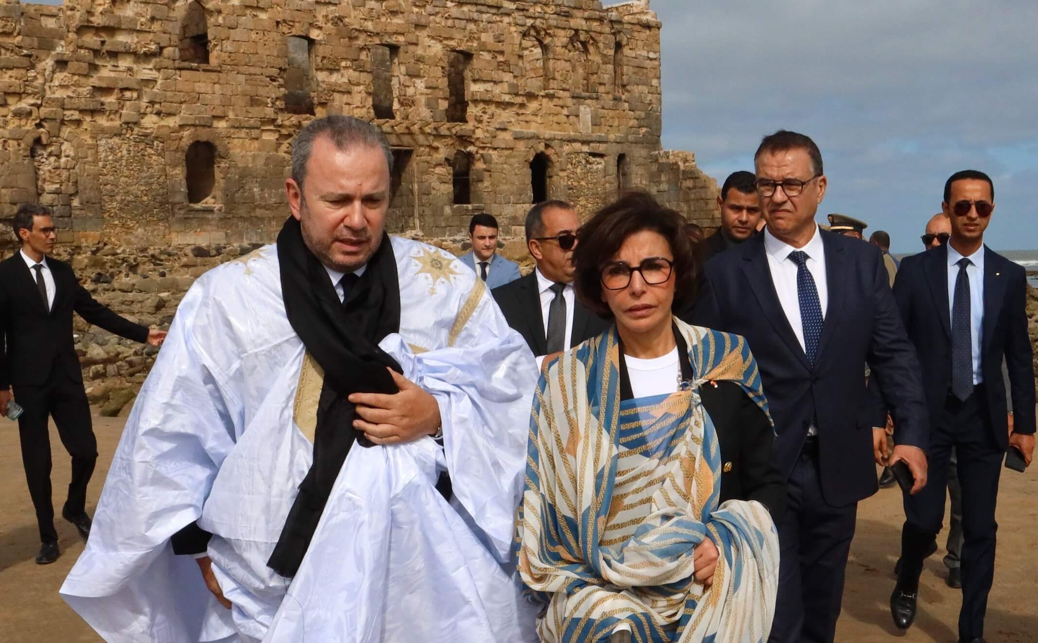 أقرّت بأن الخطوة "استفزتها".. الجزائر تعبر عن "غضبها" من زيارة وزيرة الثقافة الفرنسية للصحراء المغربية