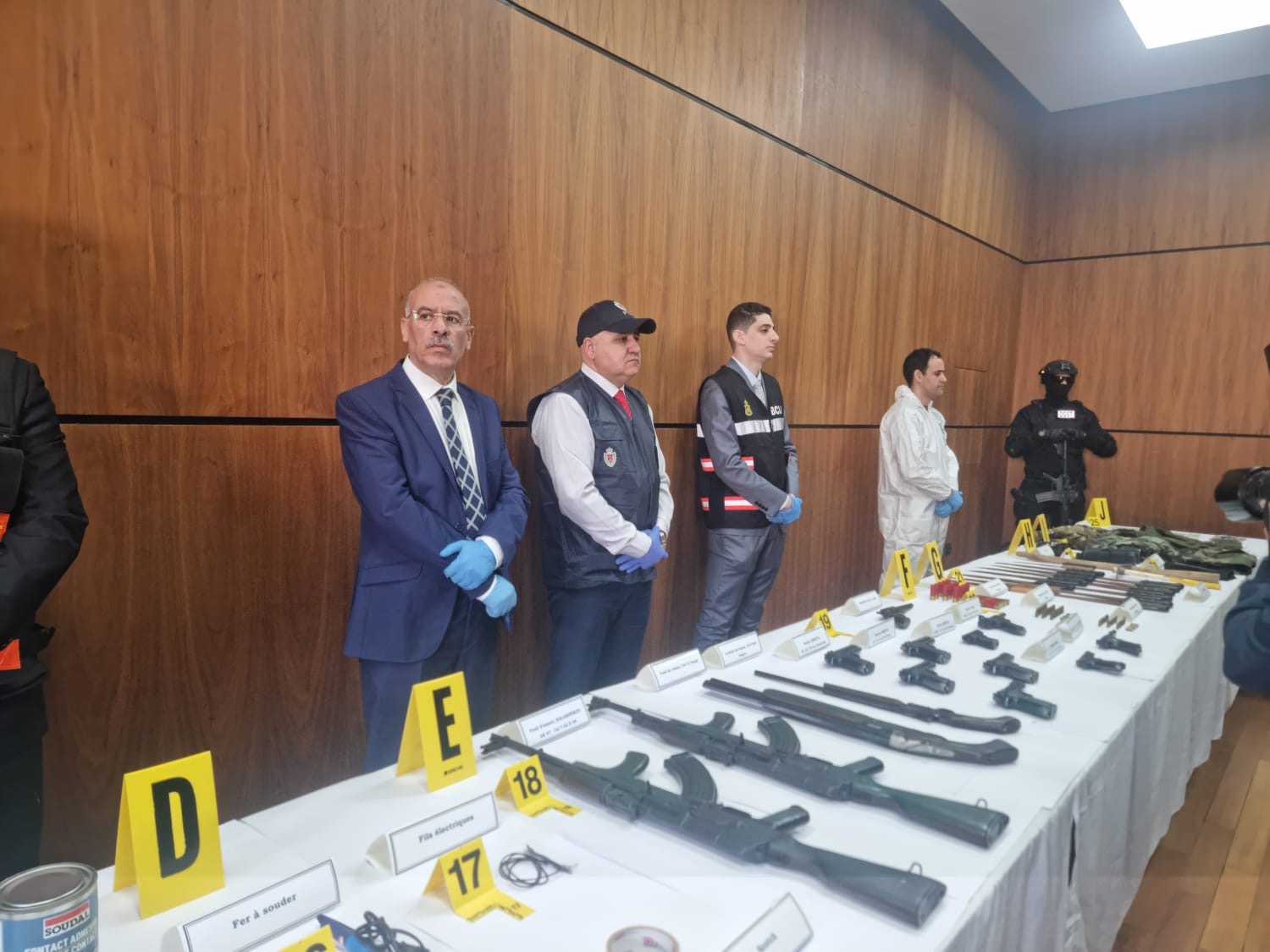 مدير الـBCIJ: شبكات التهريب وراء إدخال الأسلحة إلى المغرب وتمكن أكثر من 130 مقاتلا مغربيا من الالتحاق بولايات "داعش" في منطقة الساحل