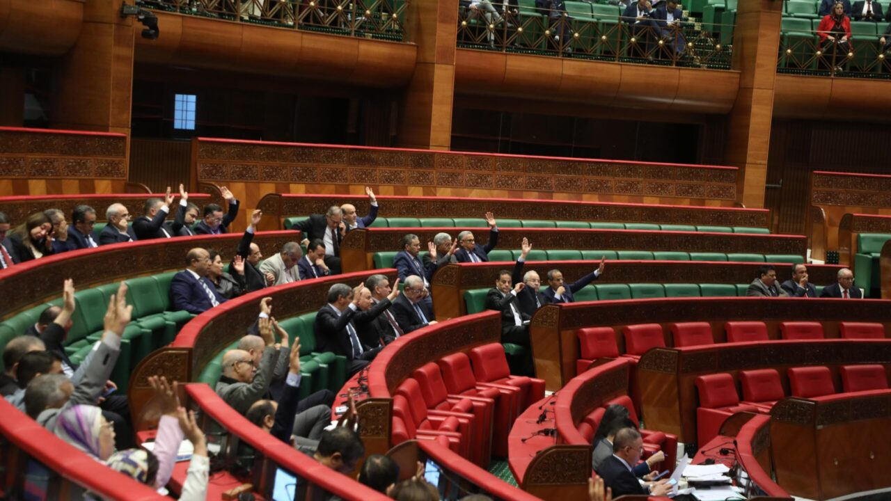 المستشارون يتدارسون ويصوتون على مشروع قانون الإضراب