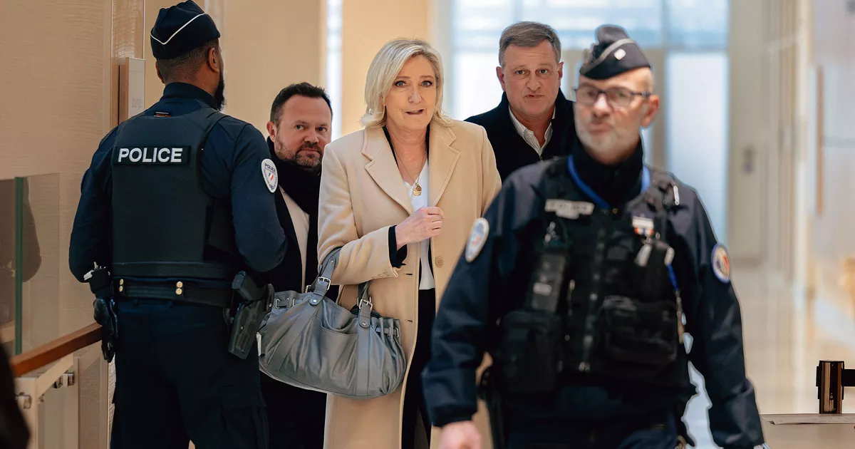  القضاء الفرنسي يطيح بطموحات لوبان.. السجن أربع سنوات والمنع من الترشح للانتخابات الرئاسية في قضية اختلاس أموال أوروبية 