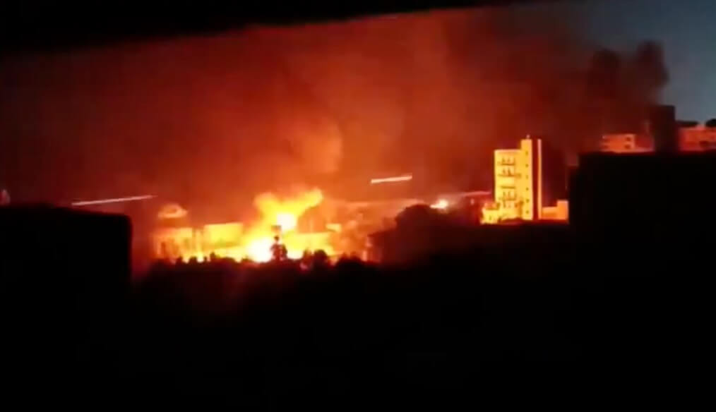 معارك طاحنة قرب القصر الرئاسي في الخرطوم بين الجيش السوداني و"قوات الدعم السريع"