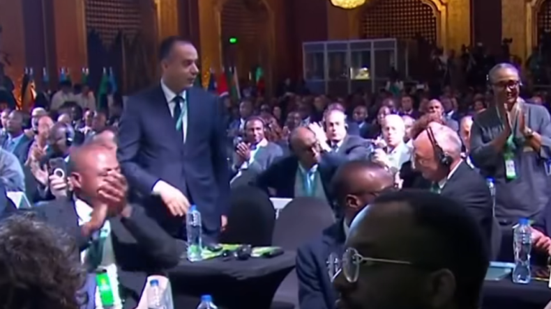 بعد ضغوط الجزائر على تونس لسحب ممثلها.. صادي يفوز بعضوية المكتب التنفيذي للكاف