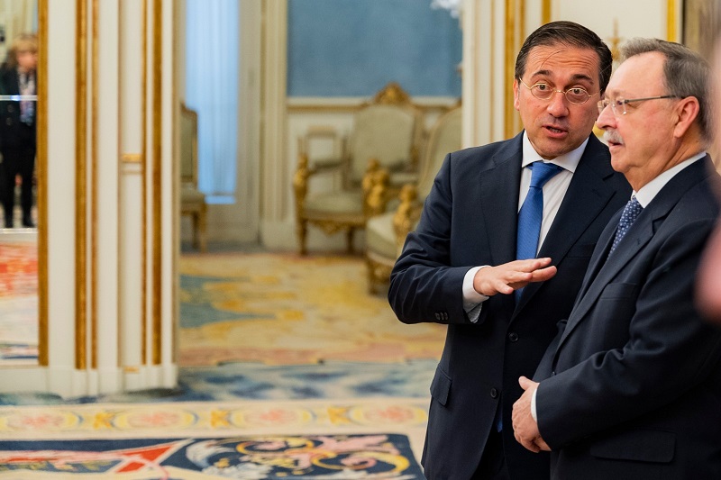 ألباريس يبدد المخاوف: التقارب المغربي الأميركي لن يؤثر على سبتة ومليلية.. والمغرب شريك استراتيجي لإسبانيا