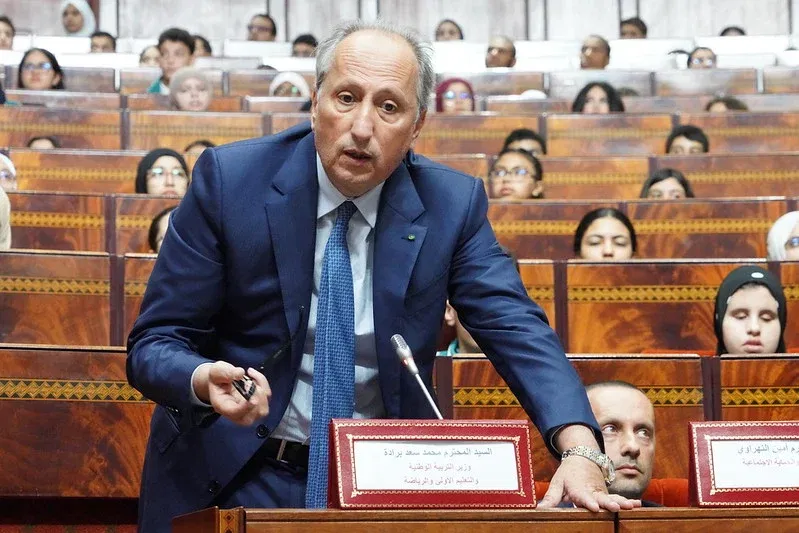 وزير التربية والتعليم يعفي 16 مديرا إقليميا من مهامهم ويضع نفسه في مرمى المساءلة البرلمانية