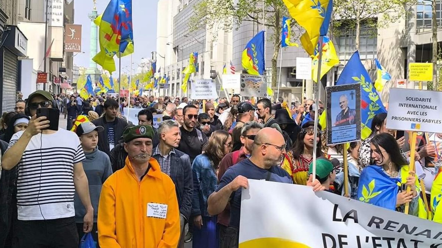 فضحها تحقيق قناة عمومية فرنسية.. مساعٍ جزائرية لإقناع النشطاء القبائليين بالرجوع وإسقاط إداناتهم مقابل التعاون مع المخابرات