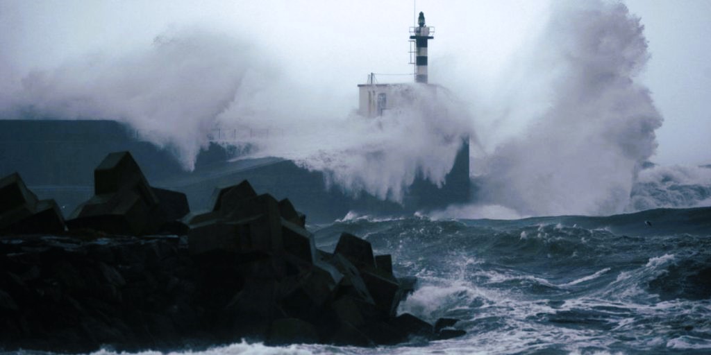  مديرية الأرصاد لـ"الصحيفة": المغرب سيتأثر بمنخفض "كونراد" ويجب أخذ الحذر في المناطق المعنية 