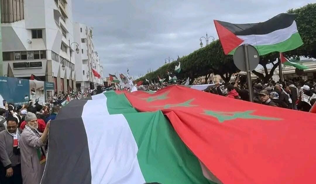  الآلاف من الغاربة يتظاهرون في العاصمة الرباط تنديدا بالعدوان الإسرائيلي على غزة 