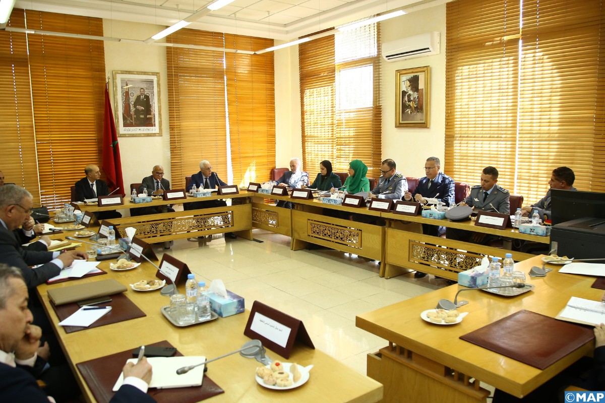  الخدمة العسكرية.. عقد اجتماع لتحديد أسماء الشباب المدعويين لملء استمارة الإحصاء 