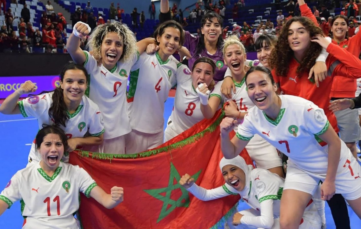  المنتخب المغربي النسوي لكرة القدم داخل القاعة يتوج بلقب كأس إفريقيا لأول مرة 