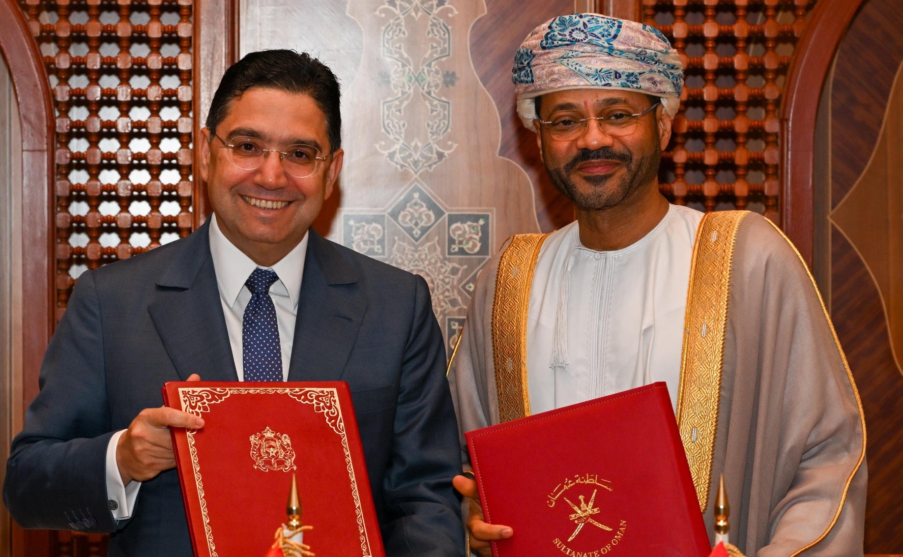 بوريطة يشيد بالعلاقات التي تجمع المغرب بسلطنة عمان ويدعو رجال الأعمال للاستثمار في المملكة