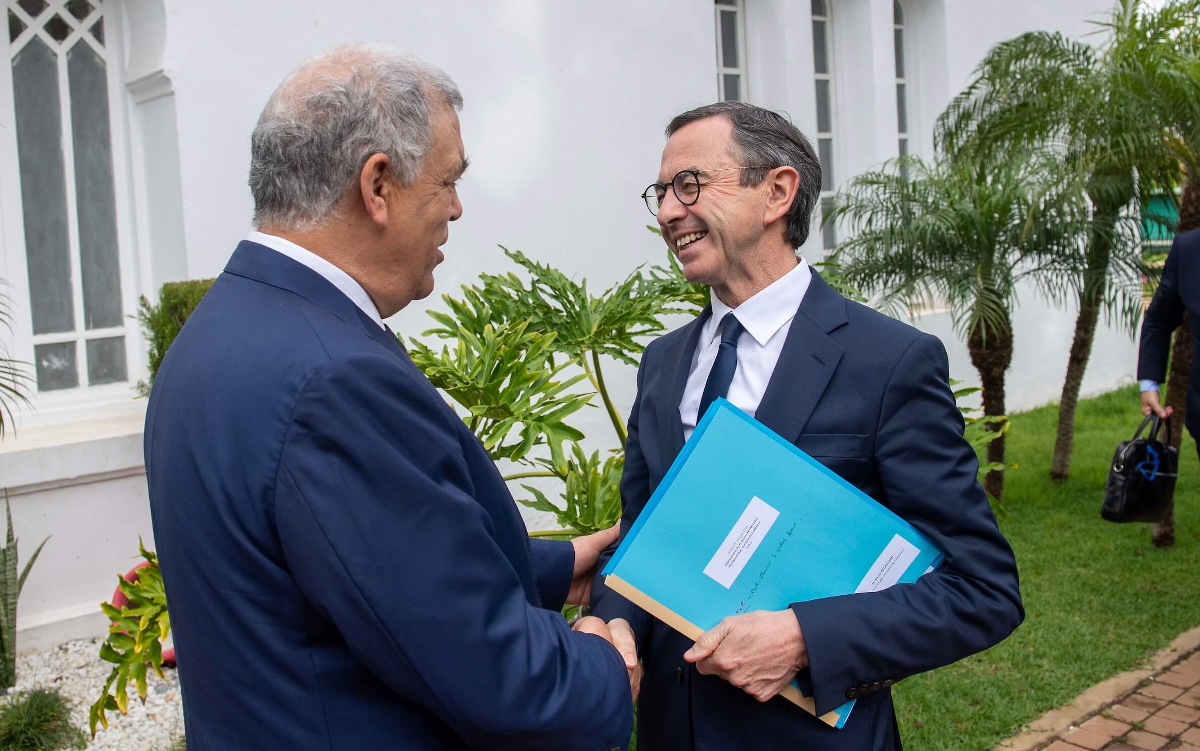  وزير الداخلية الفرنسي يحل بالرباط للقاء نظيره المغربي.. ولفتيت يقترح مراجعة مجموعة من الاتفاقيات بين الوزارتين لـ"تقوية التعاون بين البلدين" 