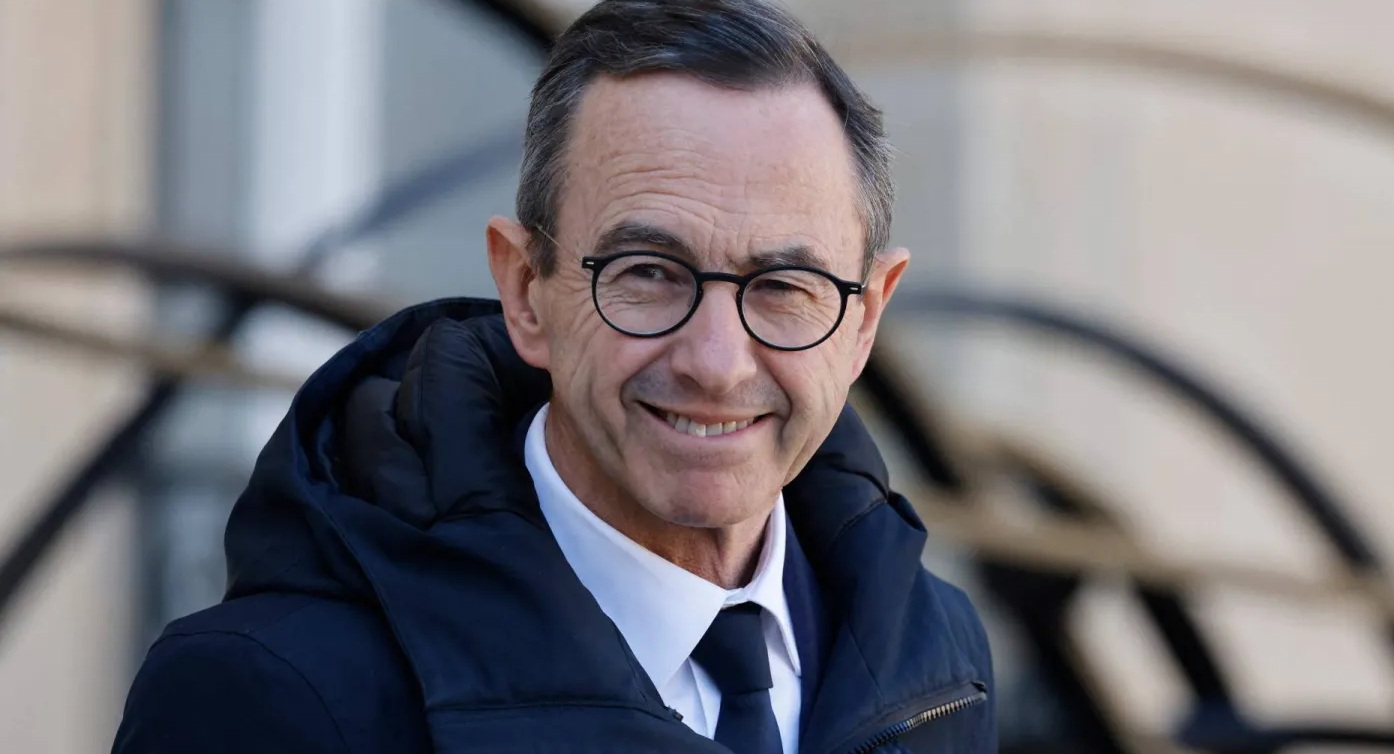  الجزائر تصف اعتقال موظفها القنصلي بـ"المهين".. وتحمل مسؤوليته لوزير الداخلية الفرنسي 