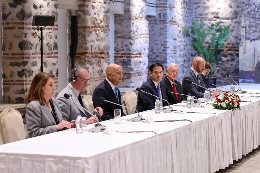 مبعوث ترامب يشيد بخطوات الرئيس السوري بشأن المقاتلين الأجانب