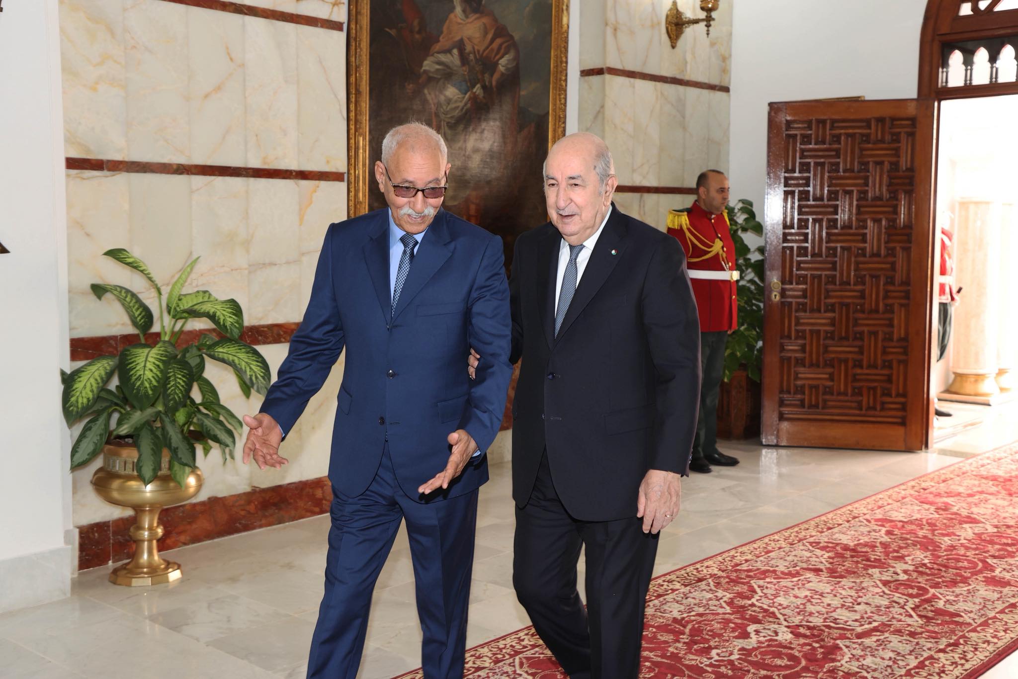  تنقل زعيم البوليساريو إلى الجزائر العاصمة للقاء تبون يزيد من التساؤلات حول ما يجري في تندوف 