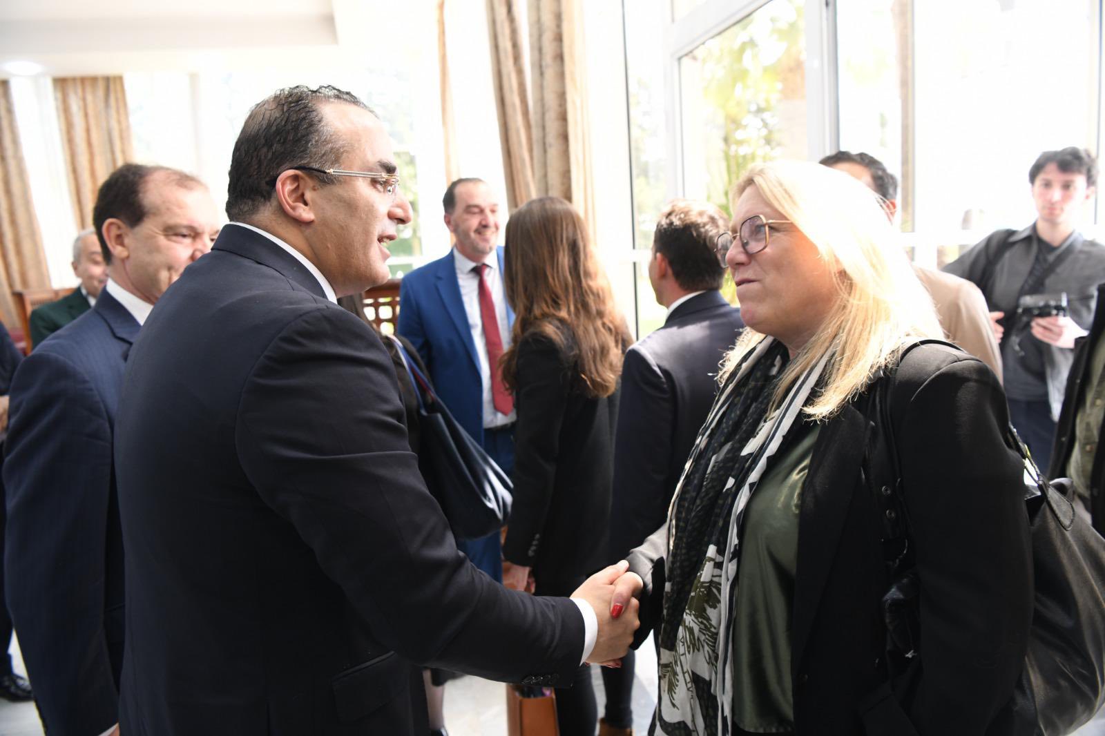 صحيفة سعودية: الجزائر تبحث عن مخرج للأزمة مع باريس عبر استقبال وفد من برلمانيين فرنسيين