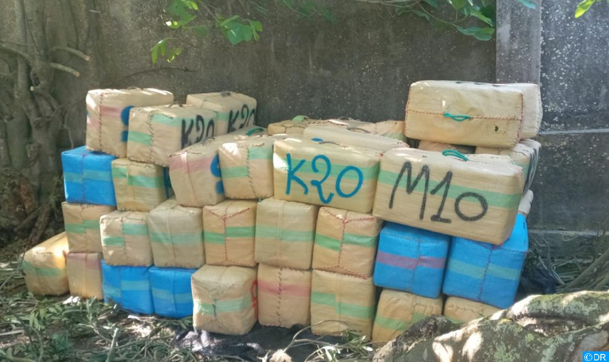 إحباط تهريب طنين من الشيرا وتوقيف 8 أشخاص بالعرائش