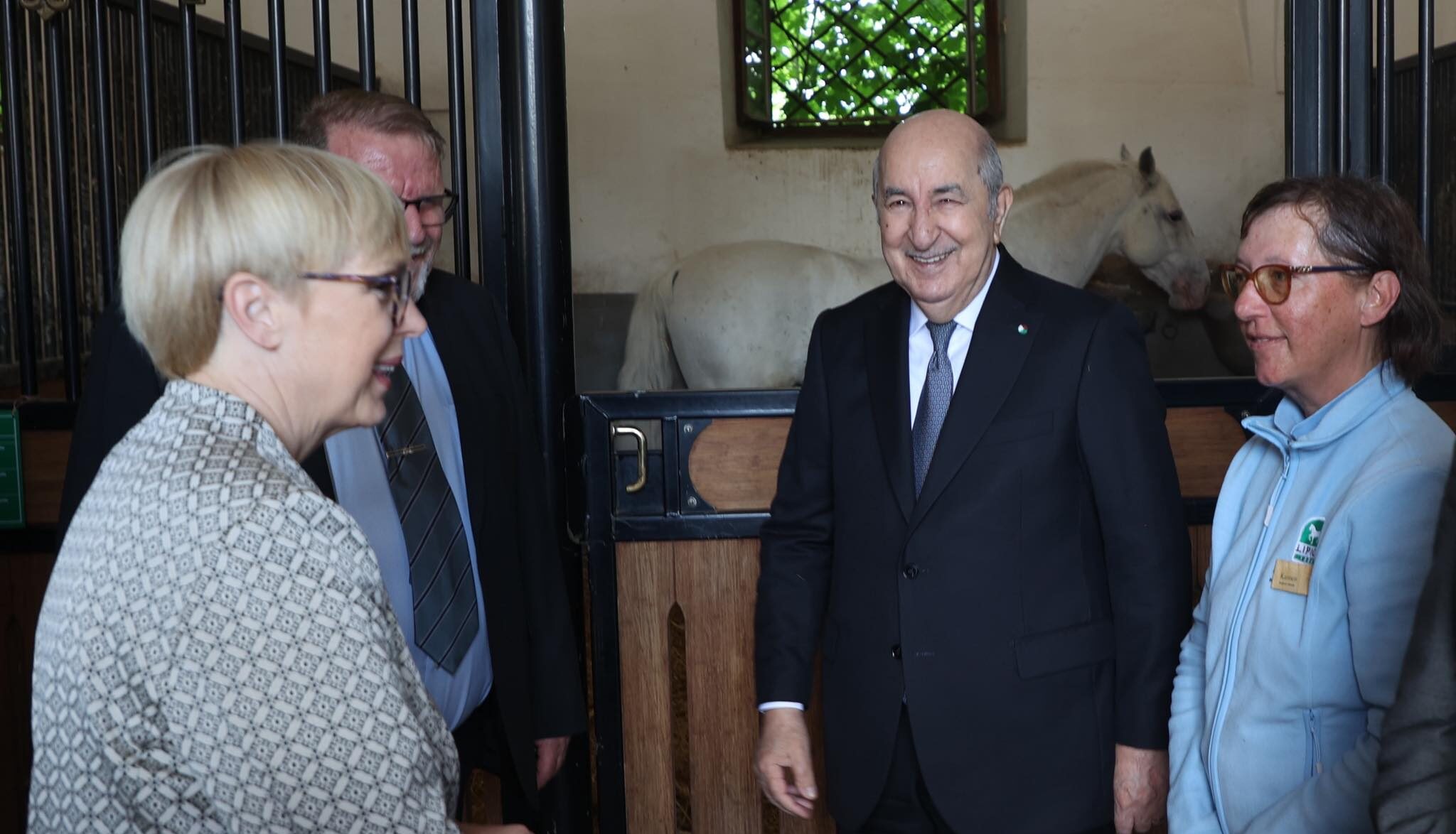 خُرافات رئيس يائس