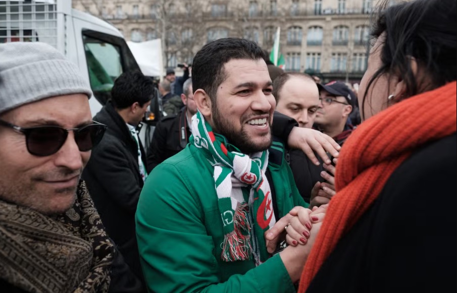  تحقيقي لمجلة ليكسبريس: ديبلوماسيين وضباط مخابرات جزائريين متورطين في محاولة اختطاف المعارض "أمير دي زاد" بفرنسا 