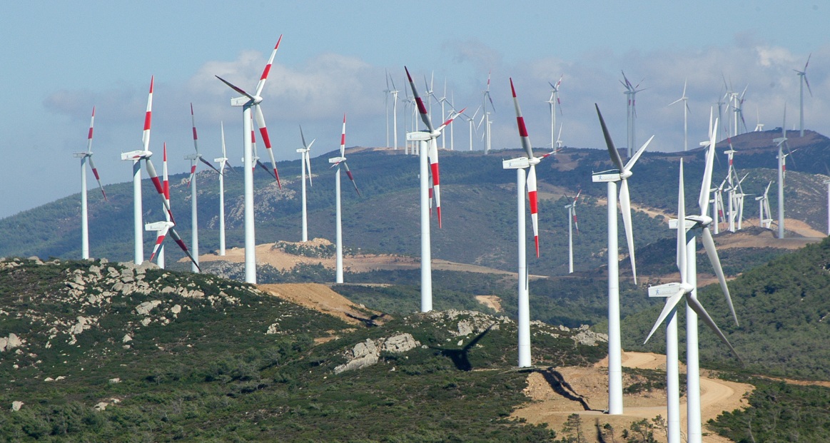 صحيفة إسبانية: المغرب قطب واعد لتصدير الطاقات المتجددة