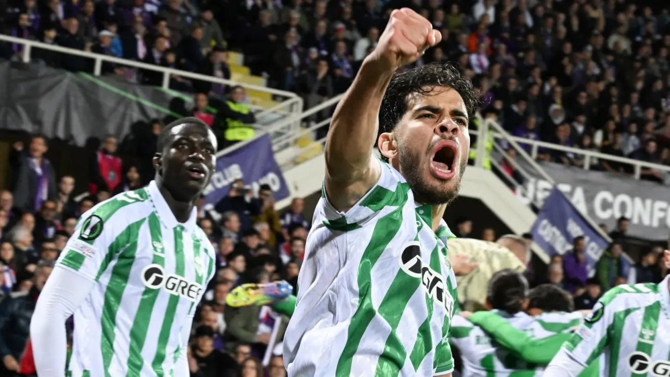 الزلزولي يسجل هدفا لريال بيتيس في شباك فيورونتينا ويقوده لنهائي "الدوري الأوروبي"