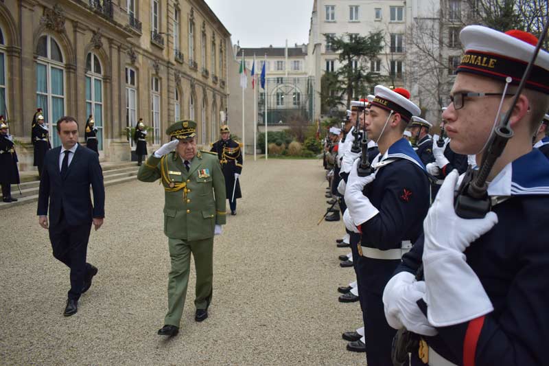  "قائمة العشرين".. باريس تضع لائحة سوداء من"نخبة الجزائر" ضمن المعنيين بتجميد أموالهم بفرنسا 