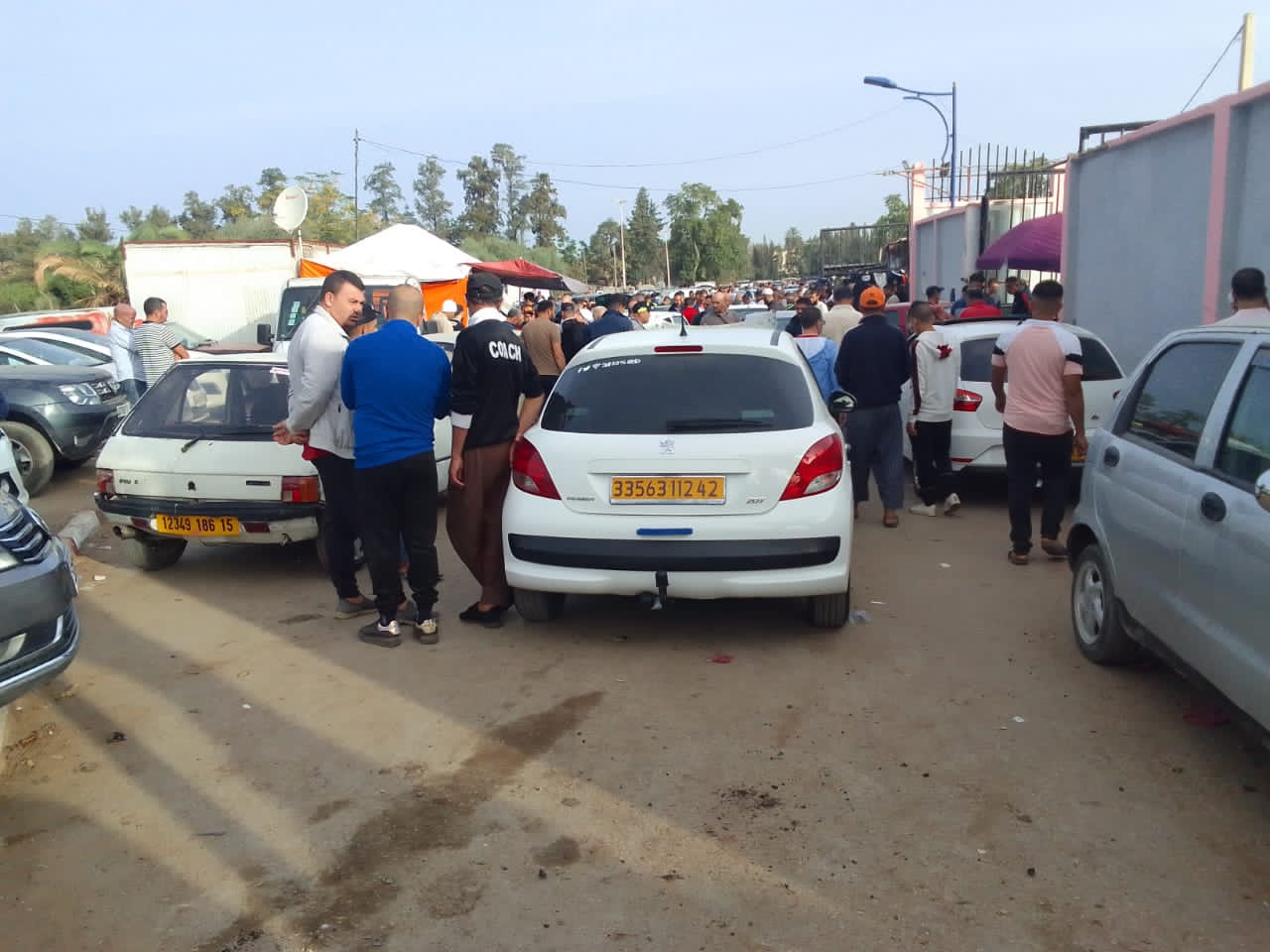 حدثَ في الجزائر.. بيعُ السيارات الشخصية عبر مواقع التجارة الإلكترونية يؤدي إلى السجن