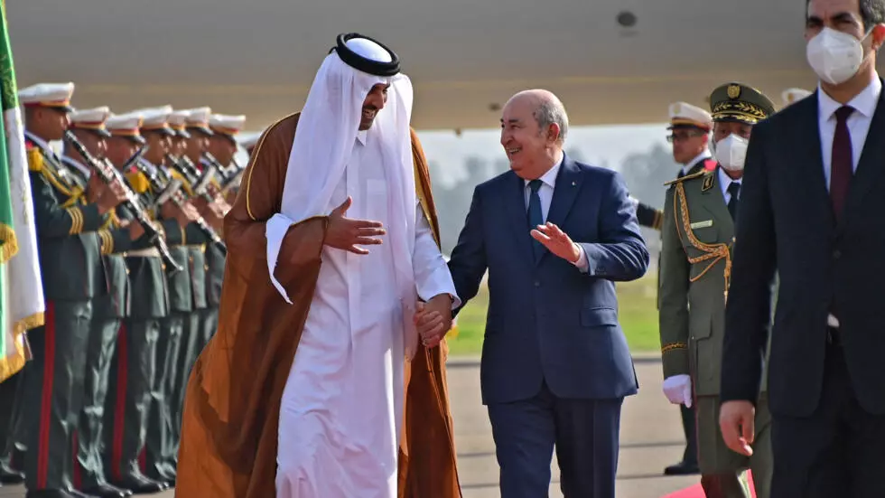  الجزائر تتفادى إدانة إيران في قصفها لقطر وتحمل المسؤولية لإسرائيل 