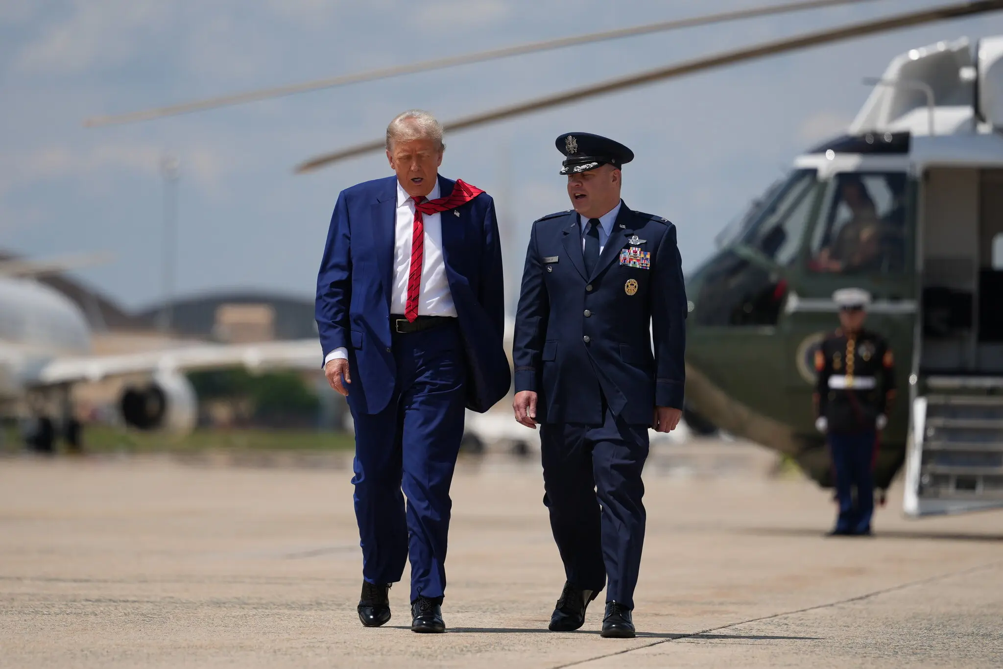  ترامب يؤكد قصف سلاح الجو الأمريكي لمفاعلات إيران النووية وإخراجها عن الخدمة 