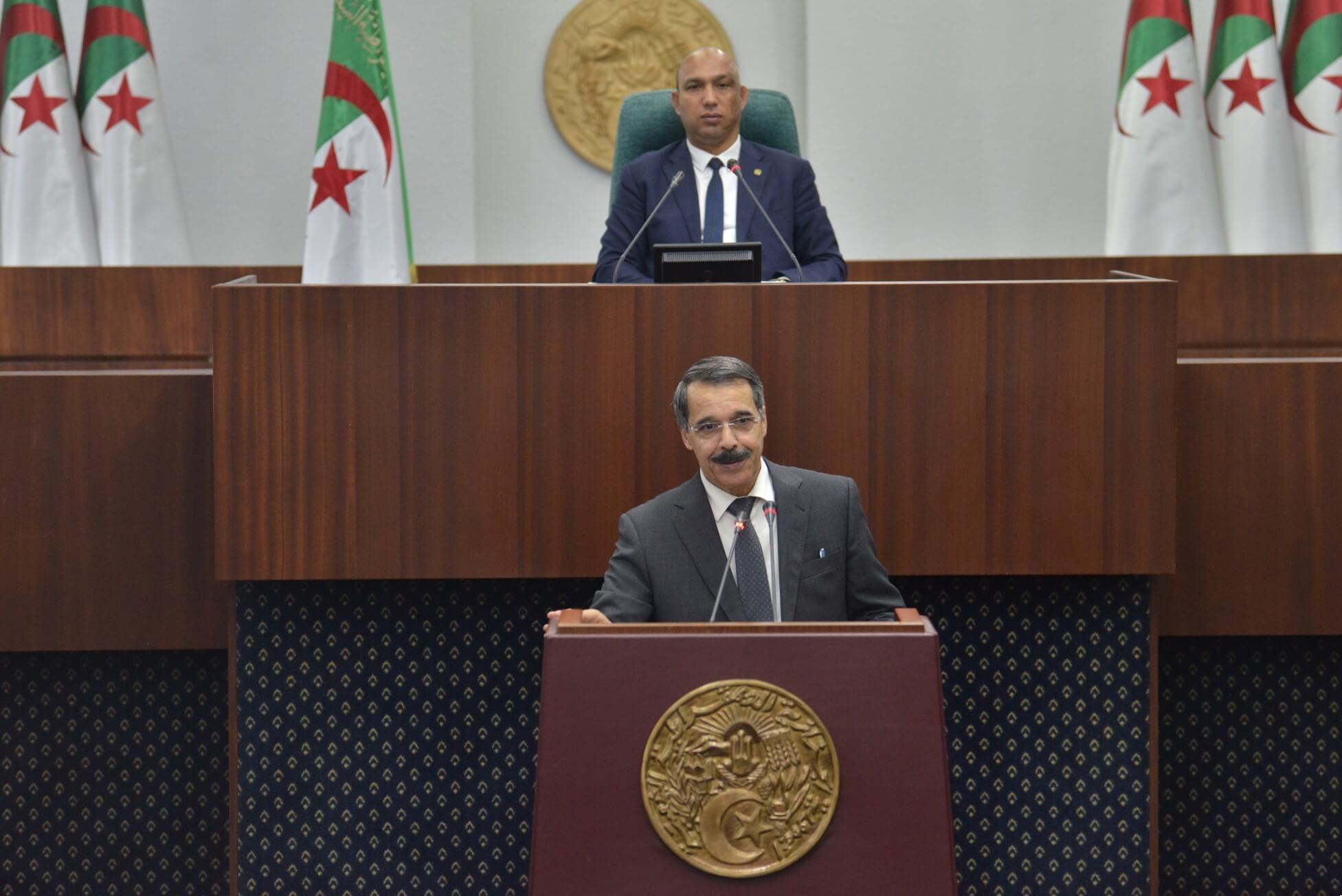 وزير المالية الجزائري: تلقينا "صفر" طلب لافتتاح مكاتب الصرف.. وحتى لو خرجنا من القائمة الرمادية لغسيل الأموال سنعود إليها!