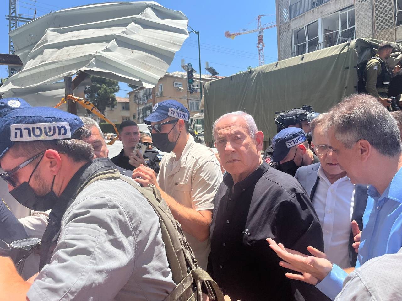 رئيس الوزراء الإسرائيلي: نتكبد خسائر مؤلمة لكن الجبهة الداخلية قوية وصامدة