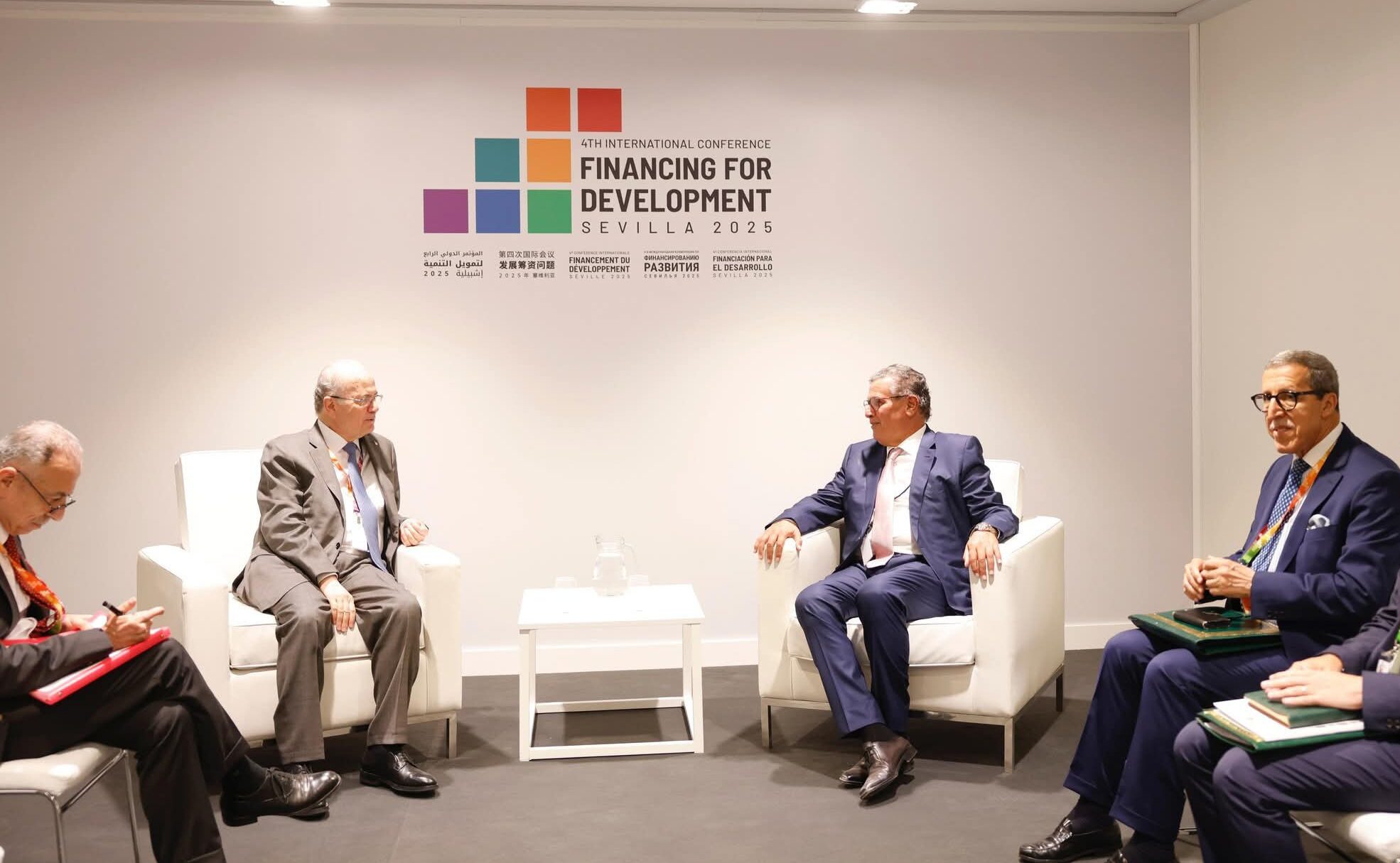 رئيس وزراء فلسطي يجتمع بأخنوش ويؤكد "دعم الملك محمد السادس للقضية الفلسطينية موصول وثابت