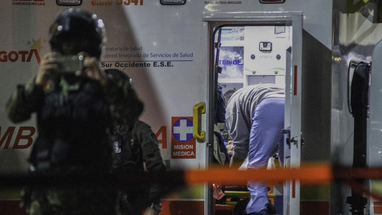 إصابة مرشح رئاسي في كولومبيا برصاصتين في الرأس خلال تجمع انتخابي