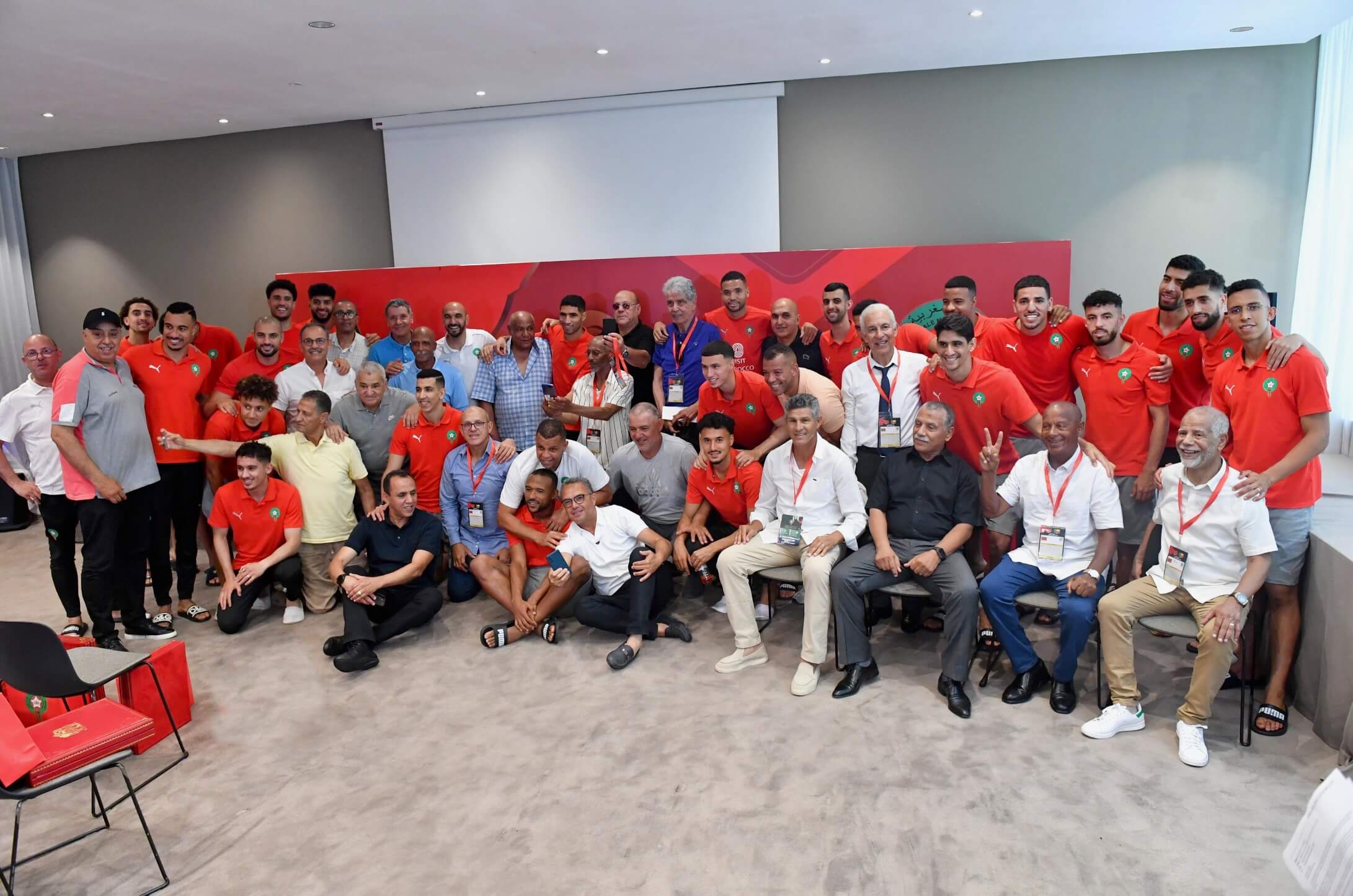  الجامعة الملكية المغربية لكرة القدم تُقيم حفل استقبال على شرف لاعبي المنتخب الوطني السابقين 