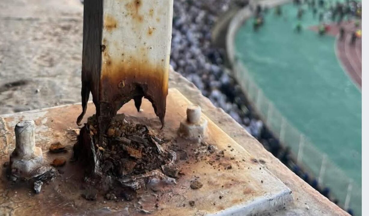 وفاة شخص وإصابة 11 آخرين جراء سقوط مشجعين من المدرج العلوي لملعب 5 جويلية بالجزائر