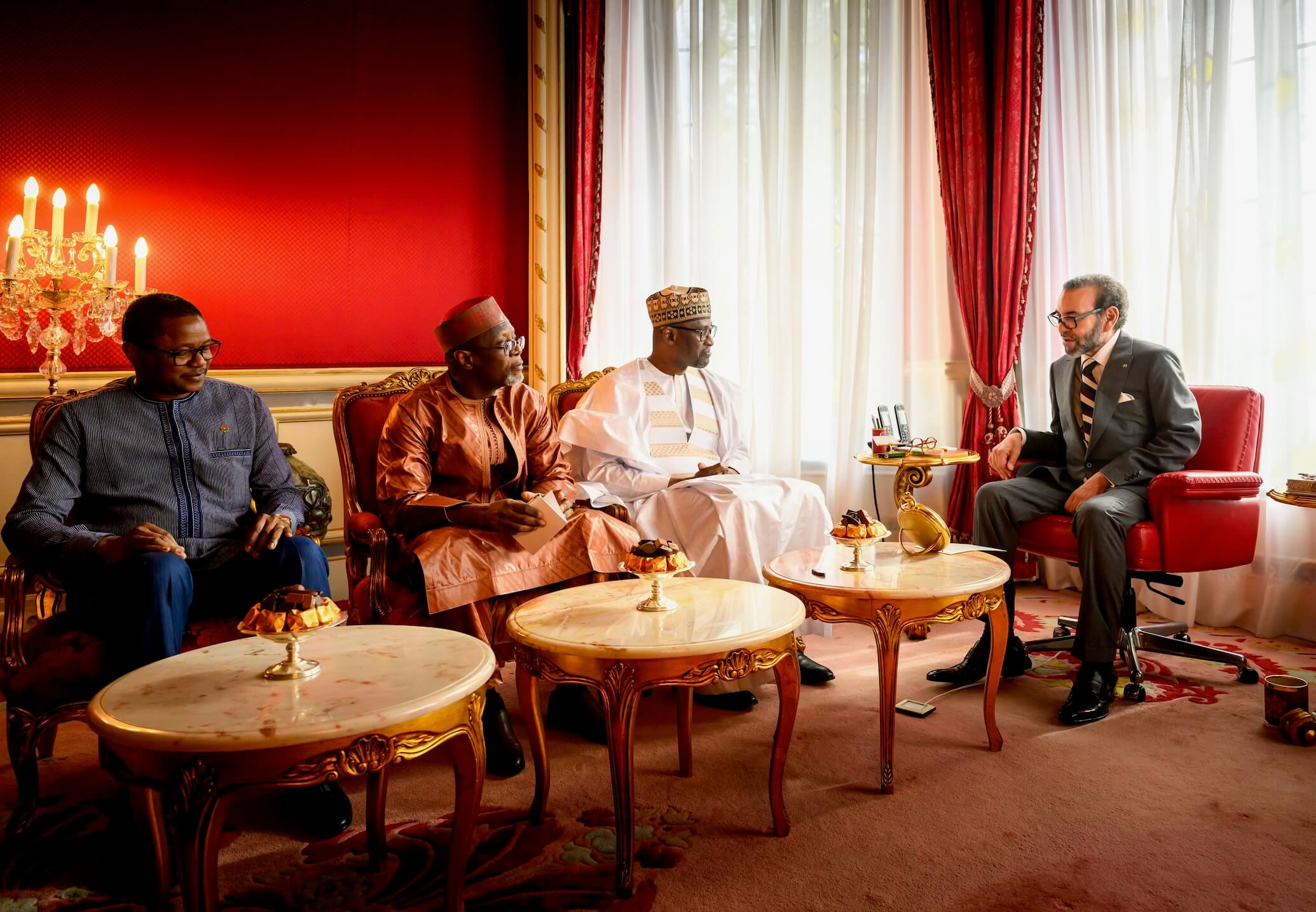  جون أفريك: الجزائر تجد صعوبة في استعادة مكانتها في الساحل بينما يتقدم المغرب بخطوات محسوبة ومشروع شامل 