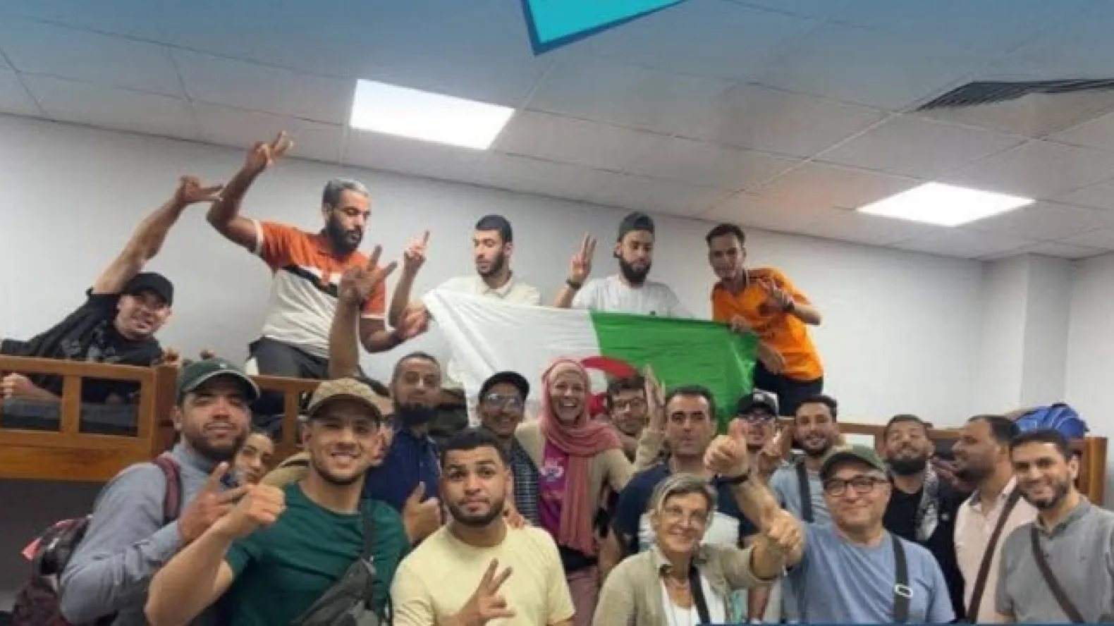  ساعات بعد "تحذير" القاهرة.. هجوم جزائري على مصر بعد ترحيل أشخاص دخلوا عبر مطاراتها للمشاركة في "قافلة الصمود" 