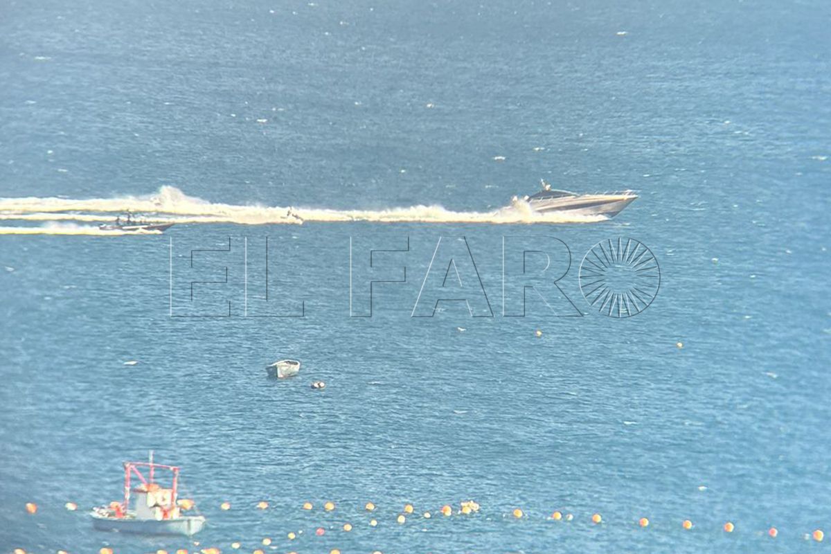 عطلة الملك وولي العهد داخل المياه الإقليمية لسبتة برفقة طاقم أمني تُثير فضول الإسبان وتعيد إلى الأذهان واقعة 2014