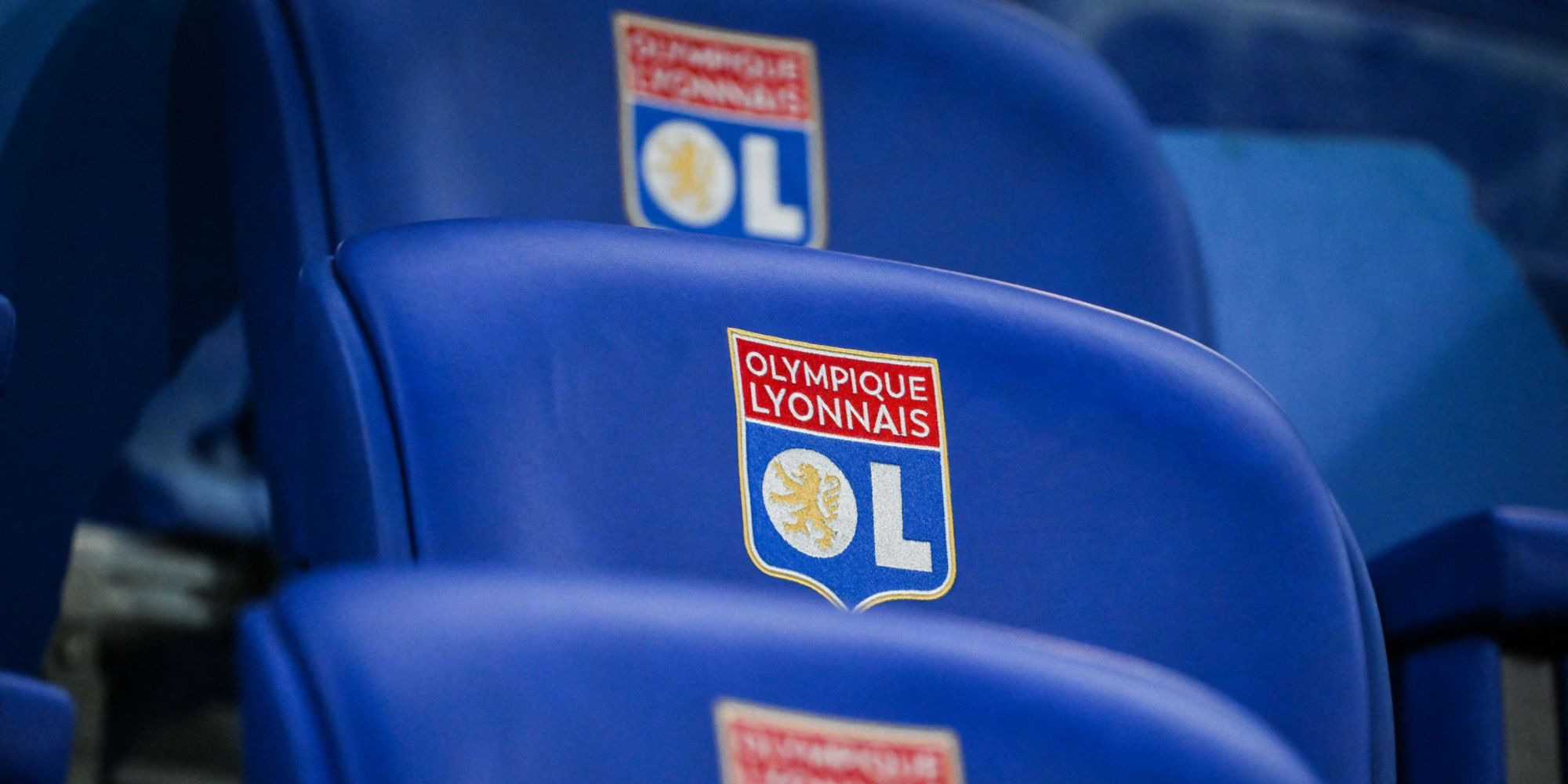  الاتحاد الفرنسي يتولى مراقبة رواتب أولمبيك ليون مقابل السماح له بالاستمرار في الدرجة الأولى 