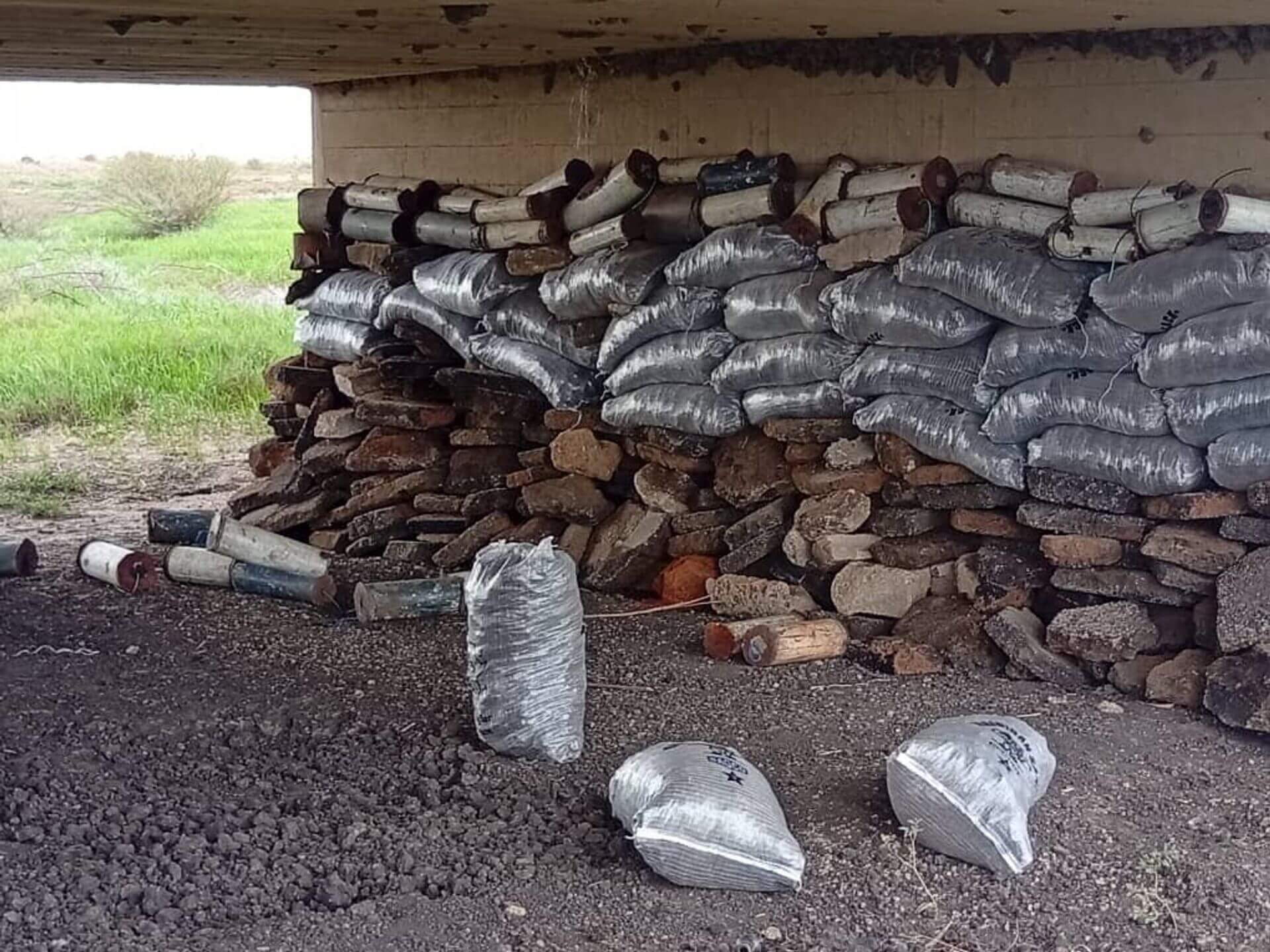 في نيجيريا.. الجيش يُحبط محاولة لتفجير جسر استراتيجي بـ56 عبوة ناسفة