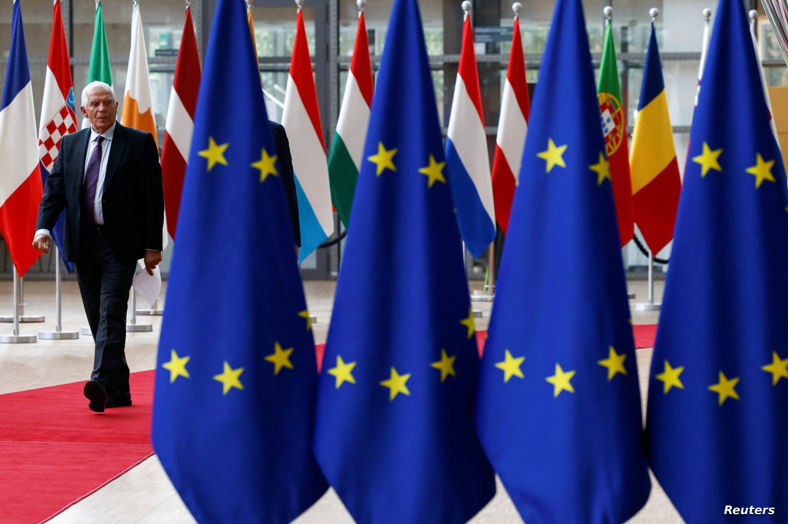  المغرب يمر لدبلوماسية "السرعة القصوى" داخل الاتحاد الأوروبي.. هل تنجح الرباط في دفع بروكسيل لدعم مغربية الصحراء قبل انتهاء مُهلة "محكم العدل"؟ 