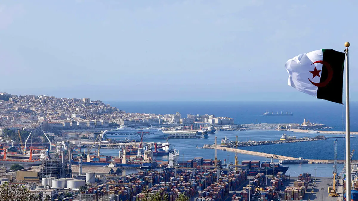 صندوق النقد الدولي: اقتصاد الجزائر مهدد بصدمات خارجية مع استمرار العجز المالي وارتفاع الدين العمومي