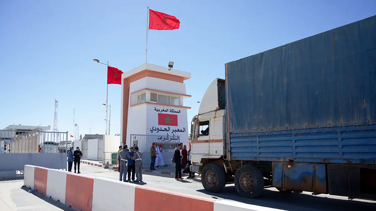 الآليات والشاحنات المغربية المكلفة بتدبير قطاع النظافة في العاصمة الموريتانية تمر مباشرة عبر معبر الكركارات