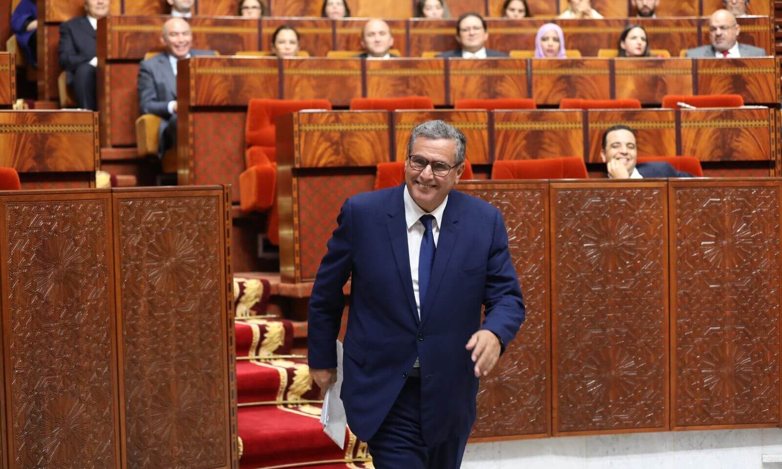  الحكومة تواجه تهمة "الاستهتار بالشعب" و"خرق الدستور" بسبب غياب أخنوش وعدد من الوزراء عن جلسة المساءلة الشهرية 