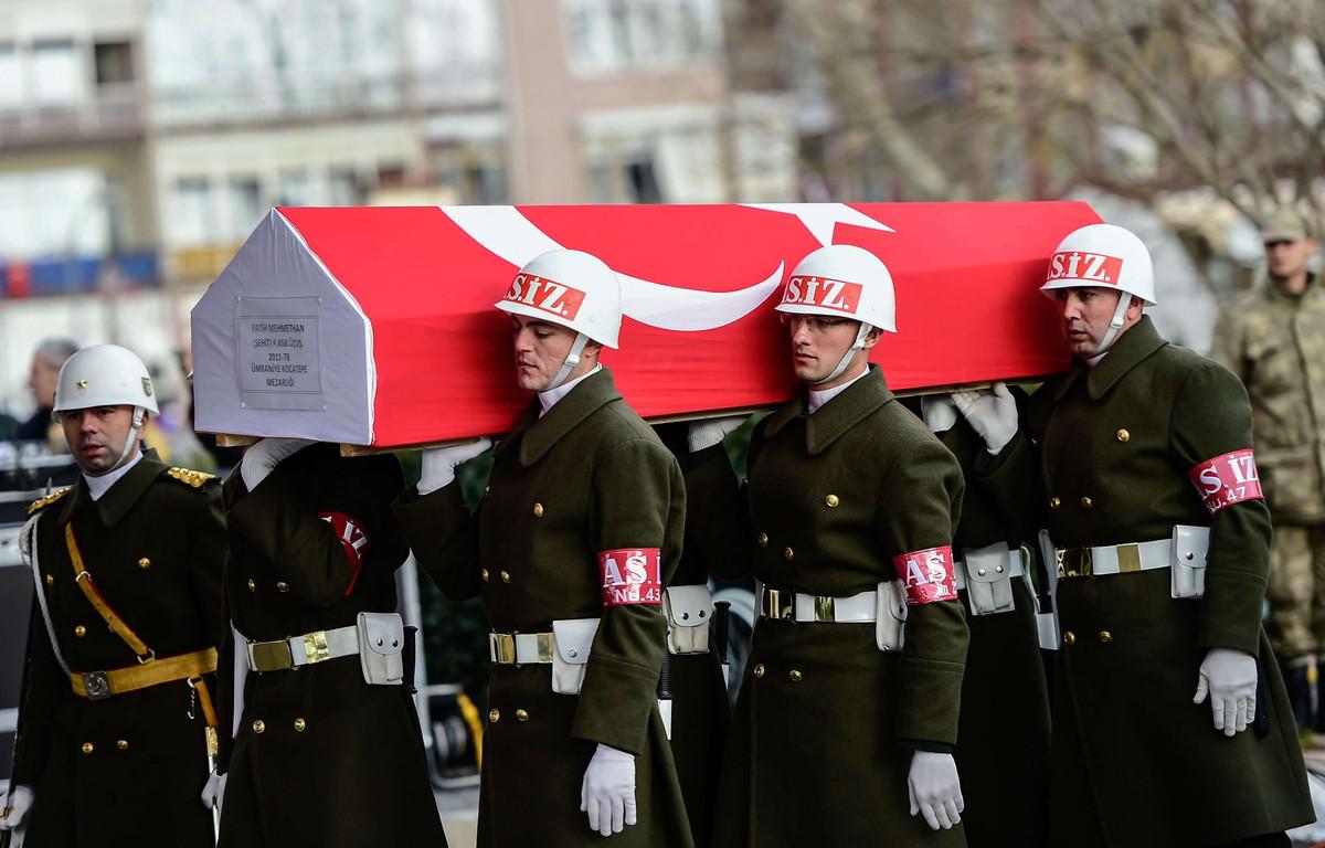 مقتل 12 جنديا تركياً في العراق بغازٍ سام خلال مهمة للعثور على رُفات زميلٍ لهم