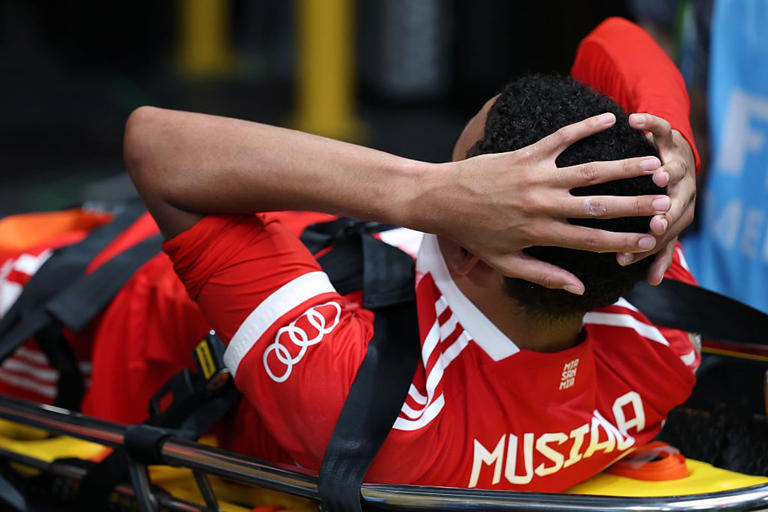 بايرن ميونيخ: إصابة موسيالا خطيرة وسيغيب عن الميادين طويلا